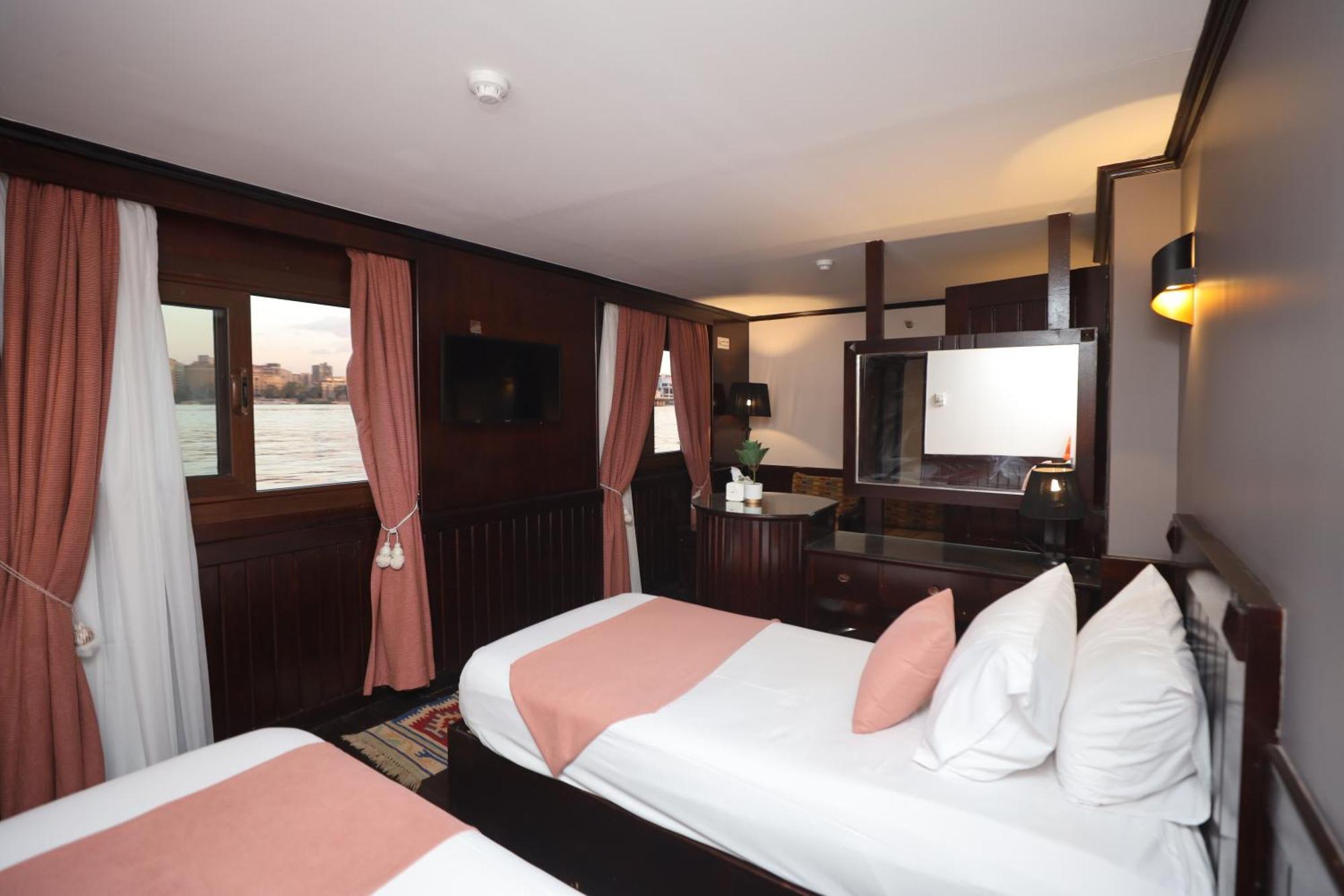 You Nile View Hotel Giza Bagian luar foto